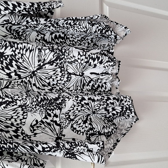 eChic Black and White Butterfly Print Top Size 1X. Nice - Picture 3 of 5